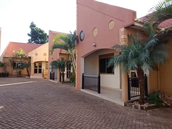 2 Bedroom 2 Baths Photo 1