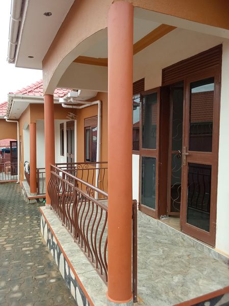 2 Bedroom 2 Baths Photo 1