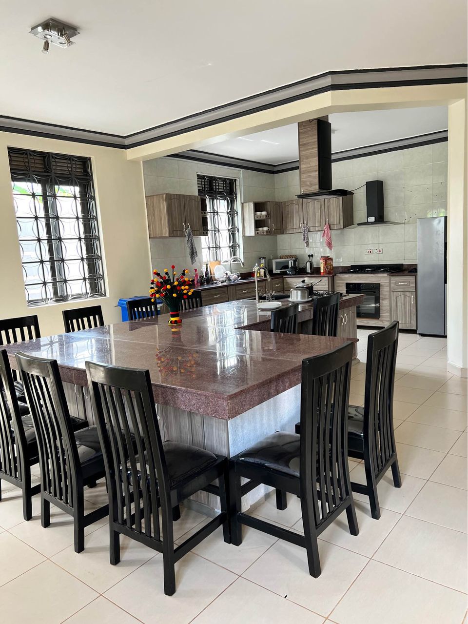 9 Bedroom Mega-villa Photo 1