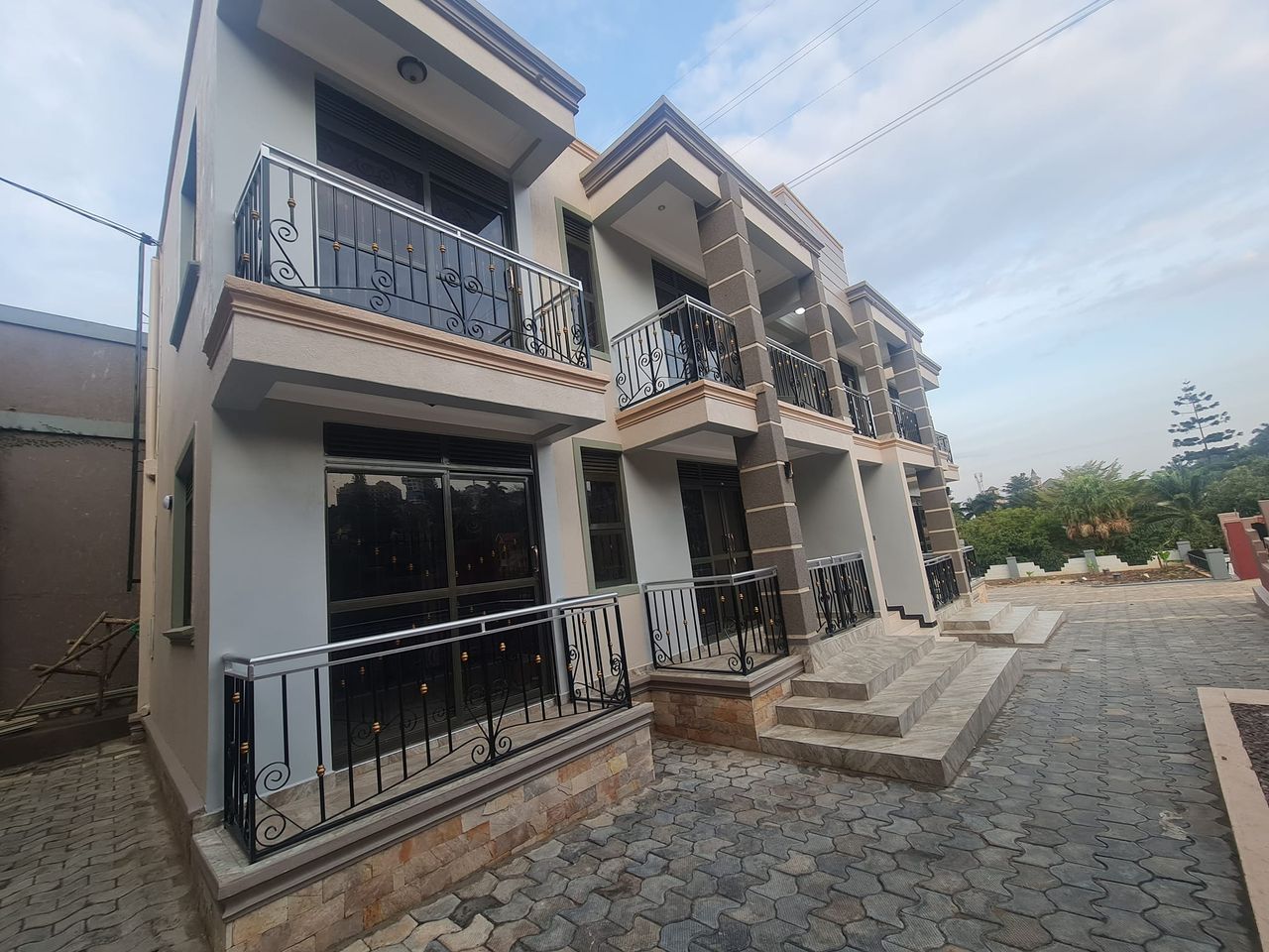 Applewood Apartments Photo 1