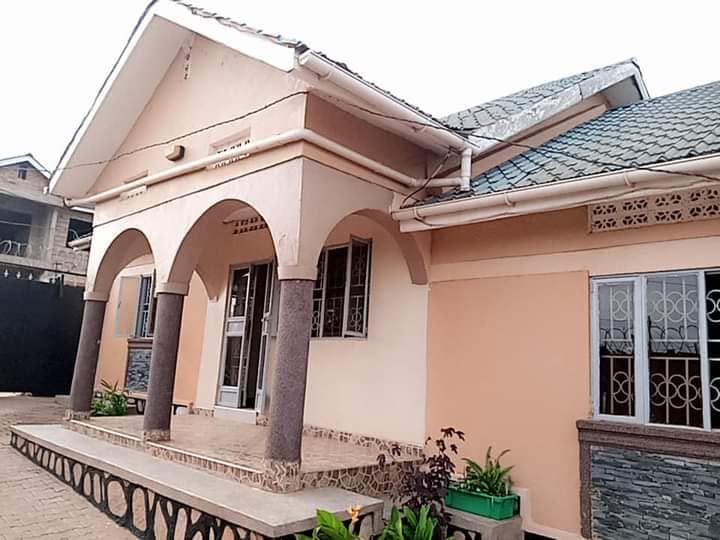 4 Bedroom 3 Bath House Photo 1