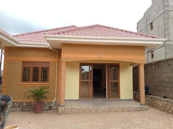 2 Bedroom House Photo 1