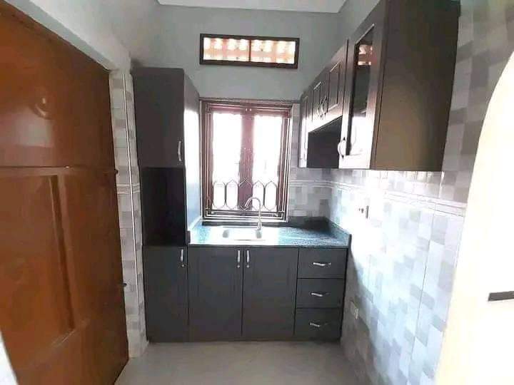 2 Bedroom House Photo 1
