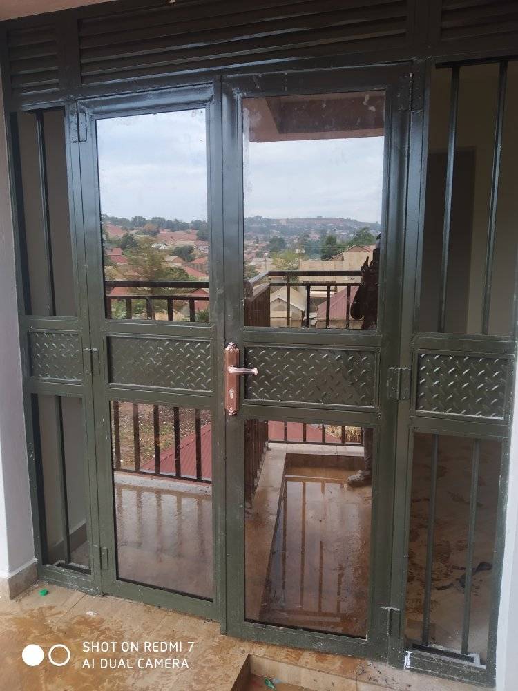 1 & 2 Bedroom House Photo 1