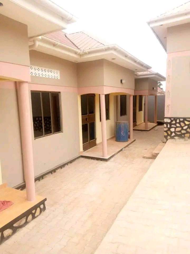 1 & 2 Bedroom House Photo 1